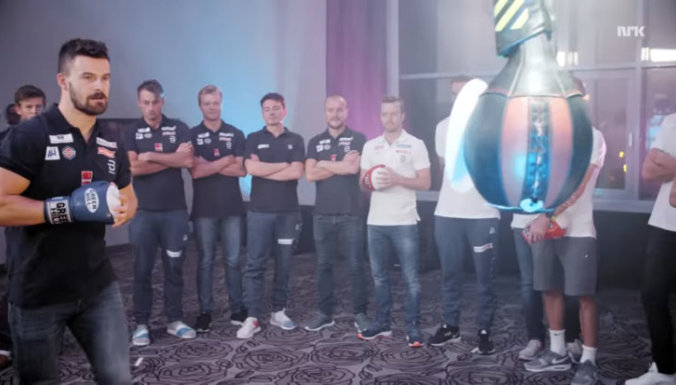 ВИДЕО: Норвежские лыжники "избили" грушу с лицами российских спортсменов