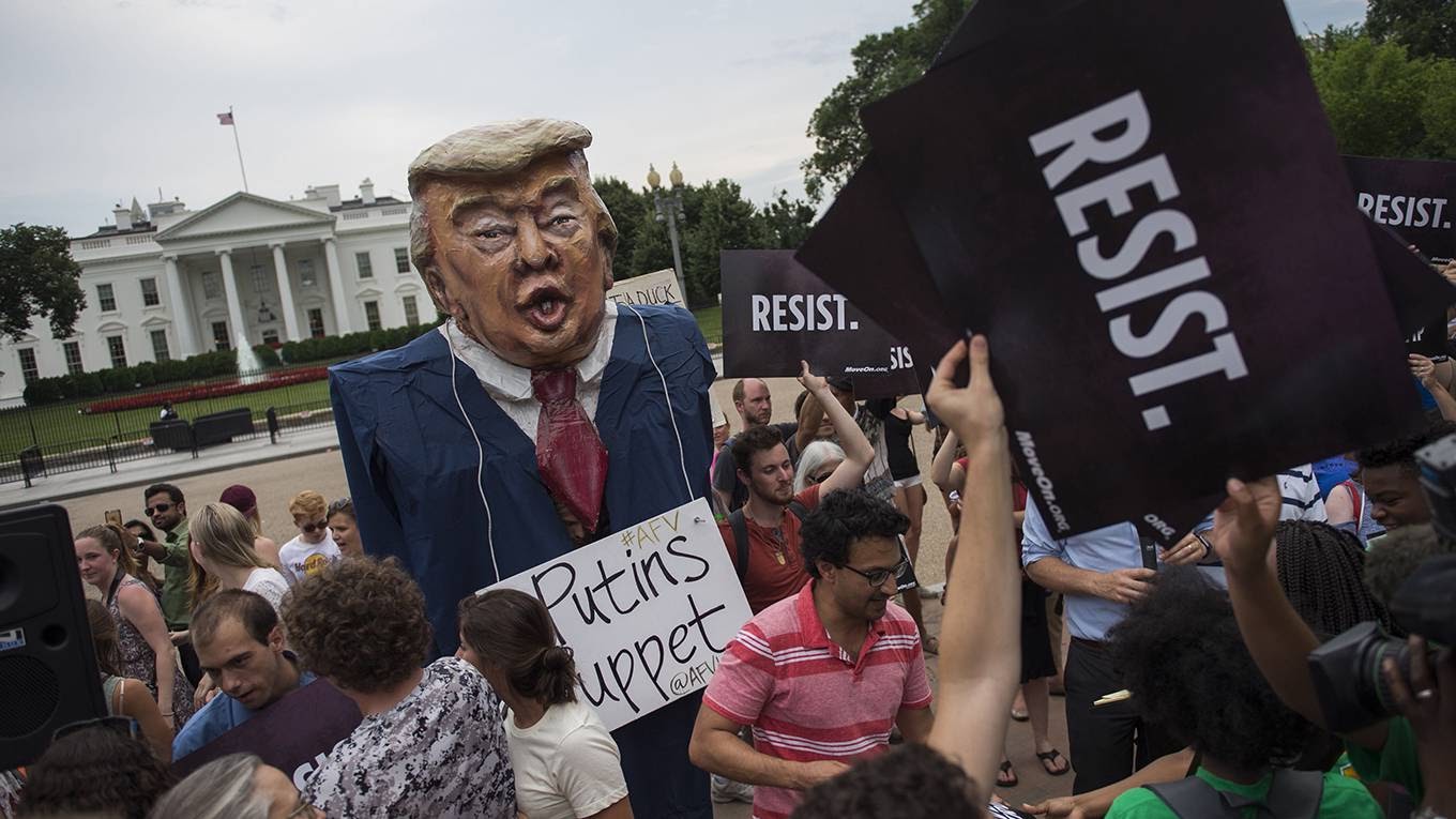 khrushcheva124_ANDREW CABALLERO-REYNOLDSAFP via Getty Images_trumpputrinprotest