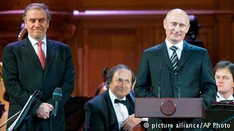 Путин и Гергиев на открытии Конкурса имени Чайковского в Москве, 2011 год